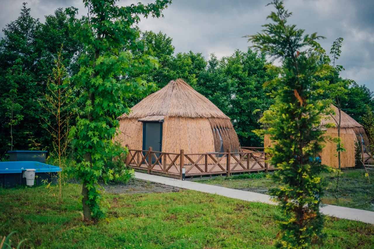 Deluxe Dome House