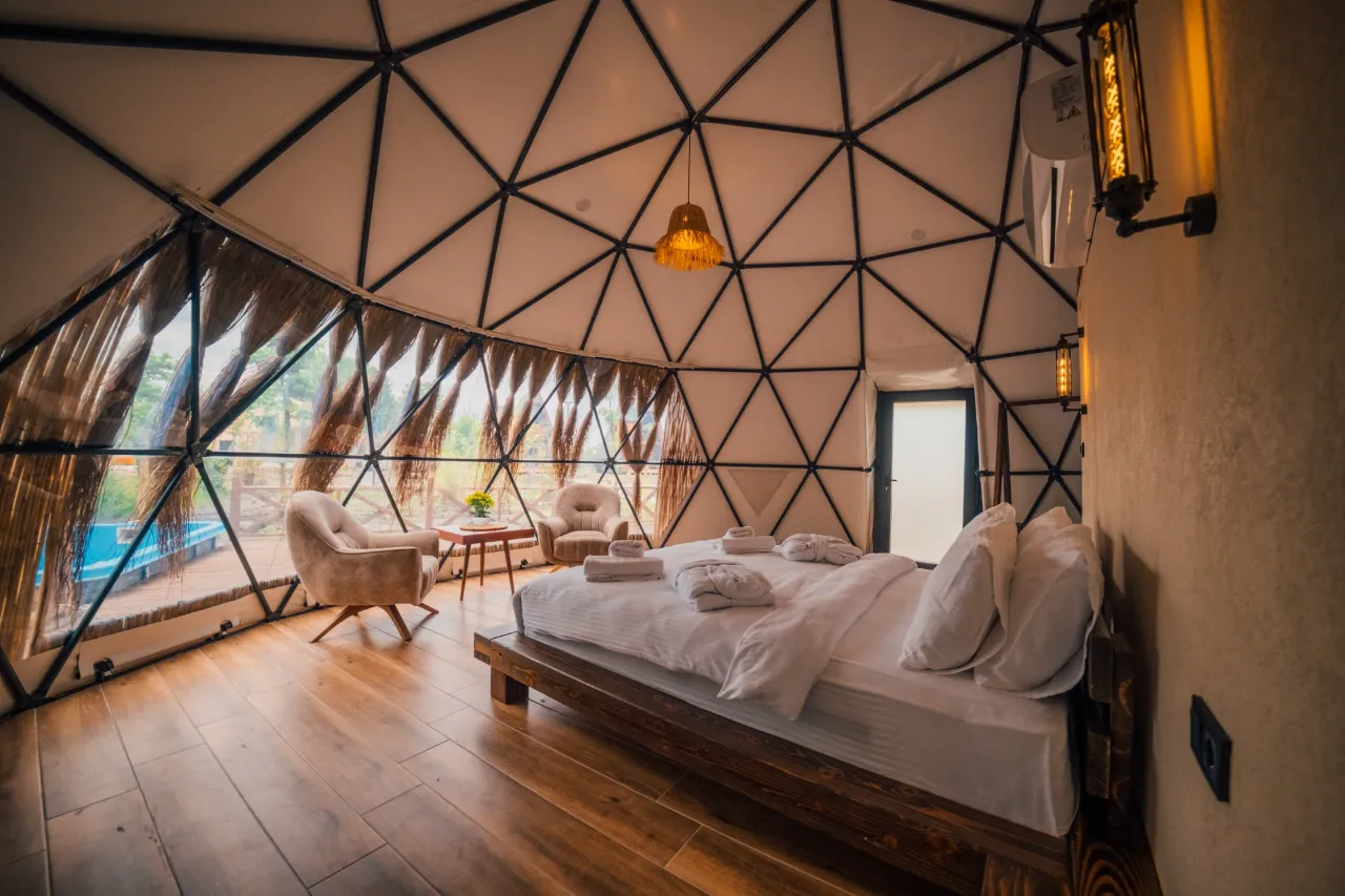 Deluxe Dome House