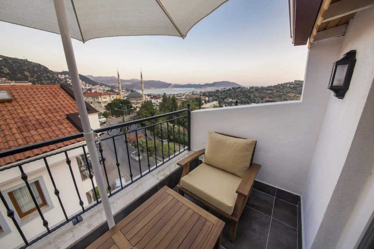 Dekatria Rooms & Aparts Otel Kaş