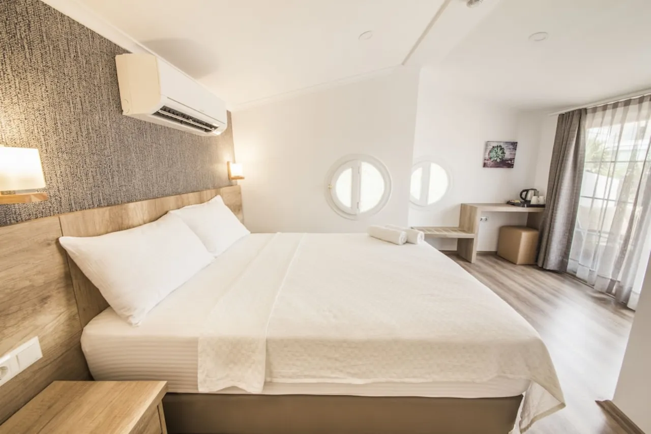 Dekatria Rooms & Aparts Otel Kaş