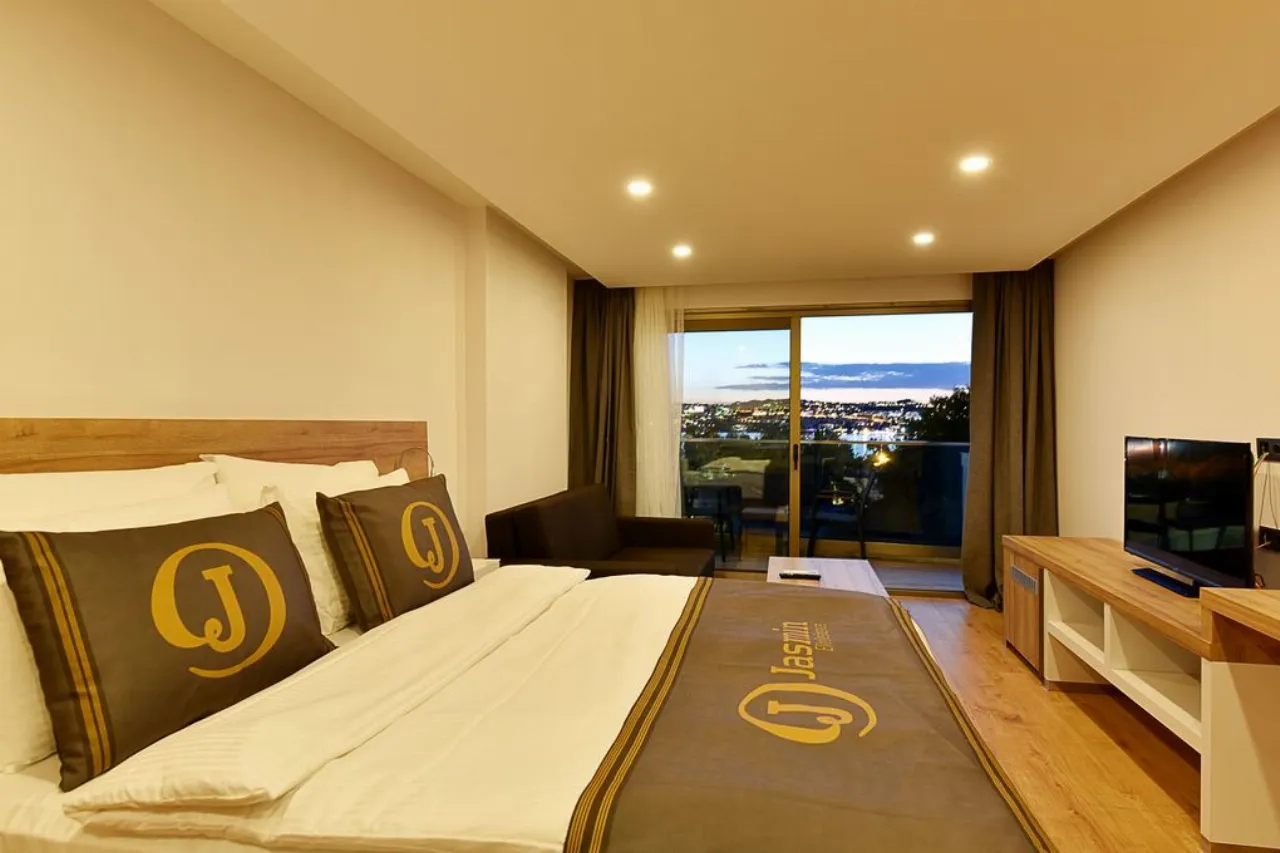 3 + 1 Havuz Manzaralı Luxury Apartment