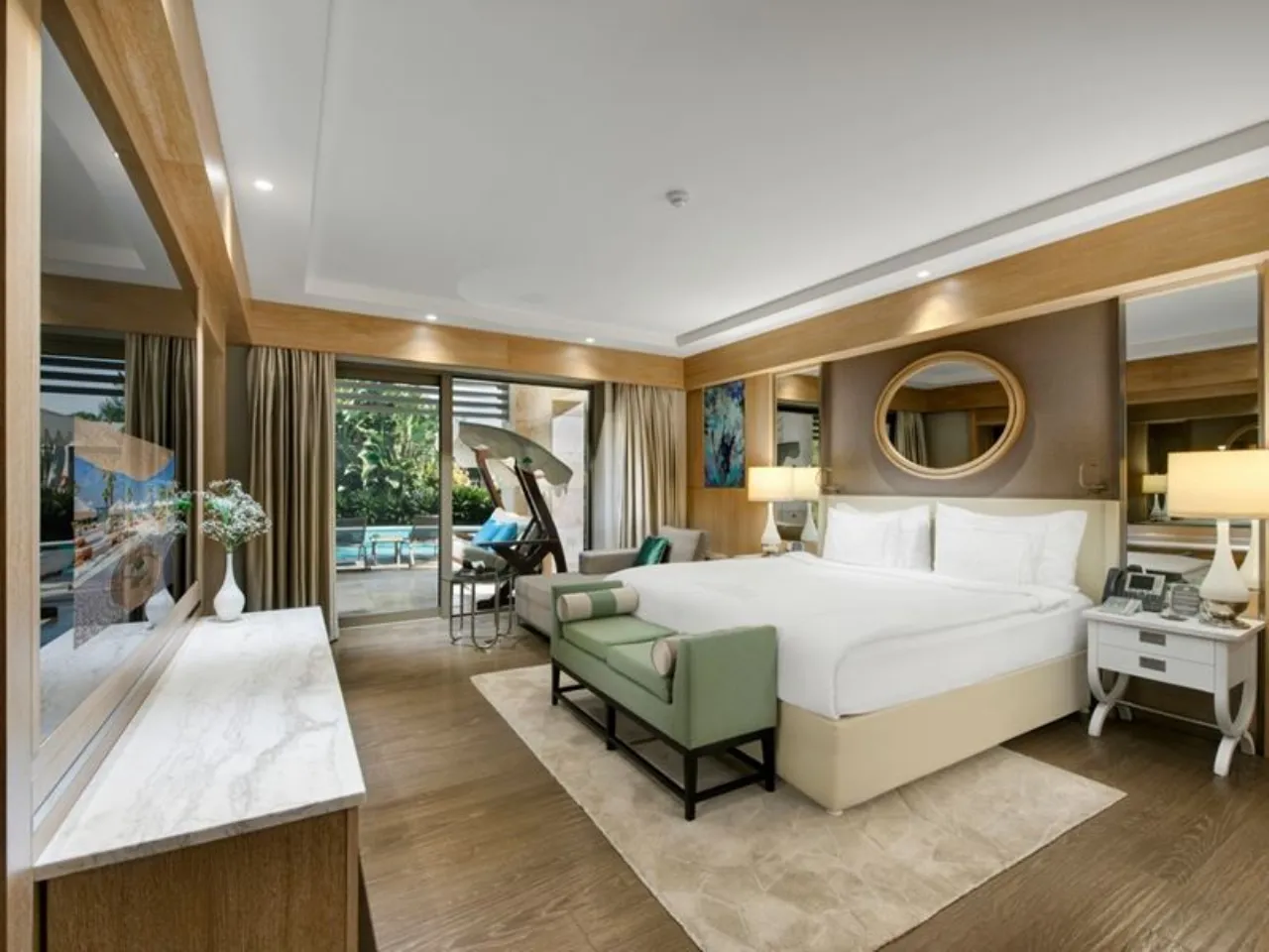 Pearl Pool Suite