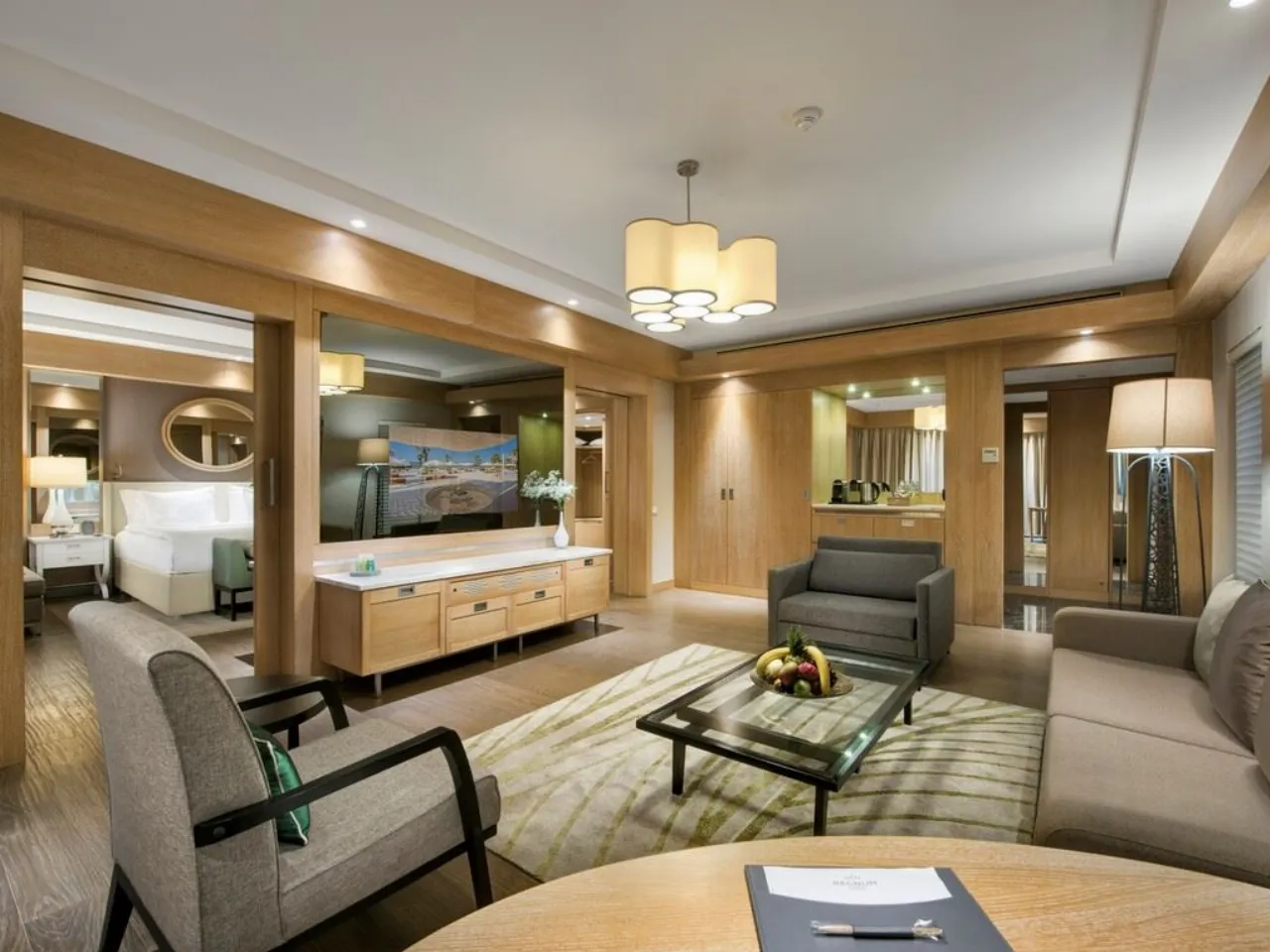 Pearl Pool Suite