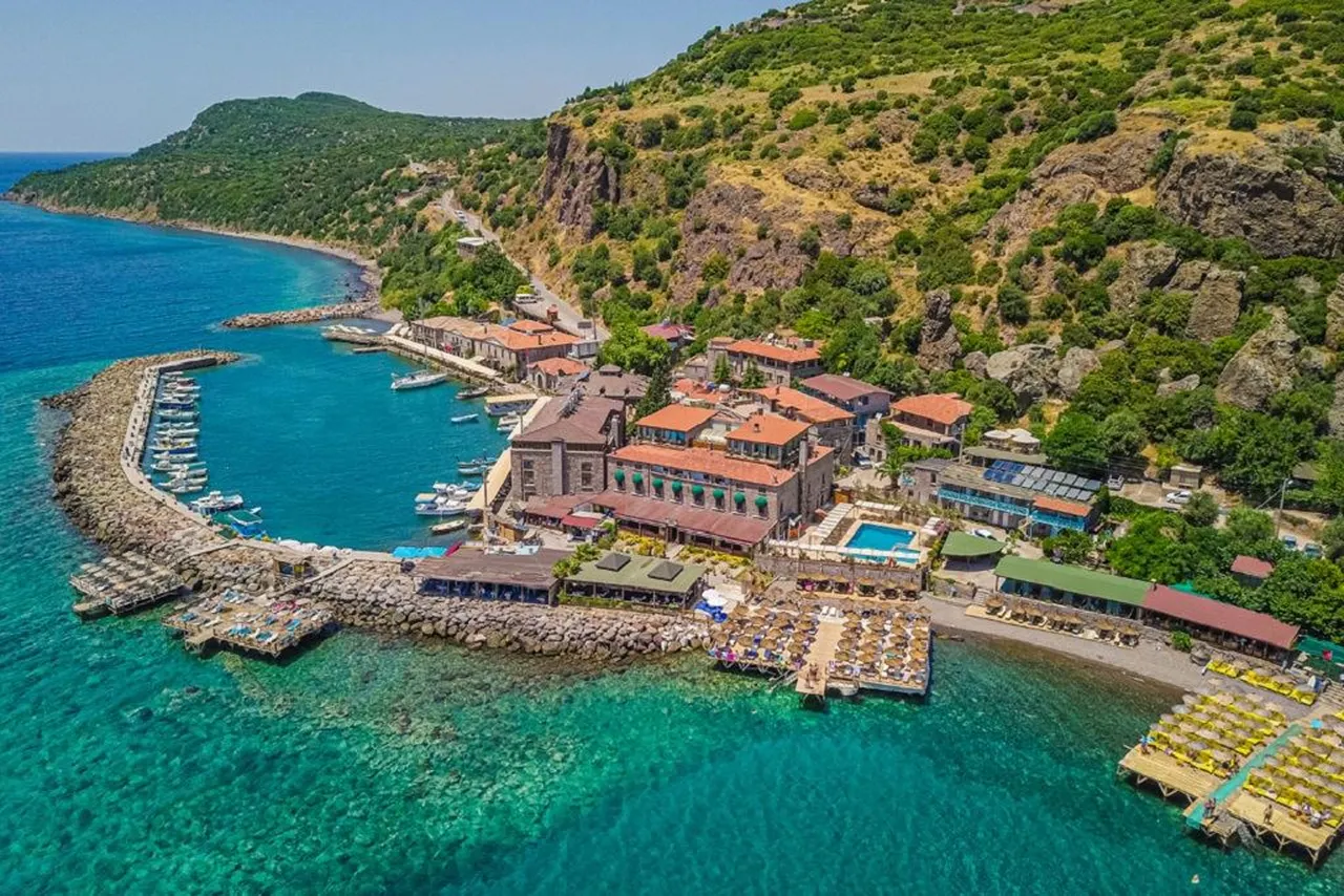 Assos Kervansaray Hotel