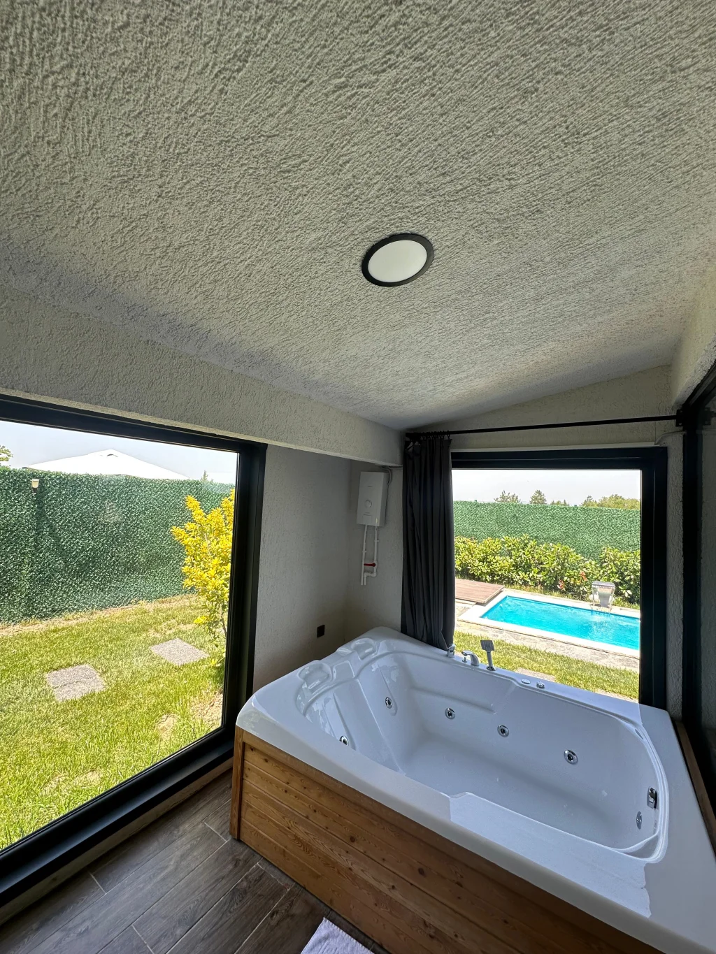 The Intense Sapanca Bungalov