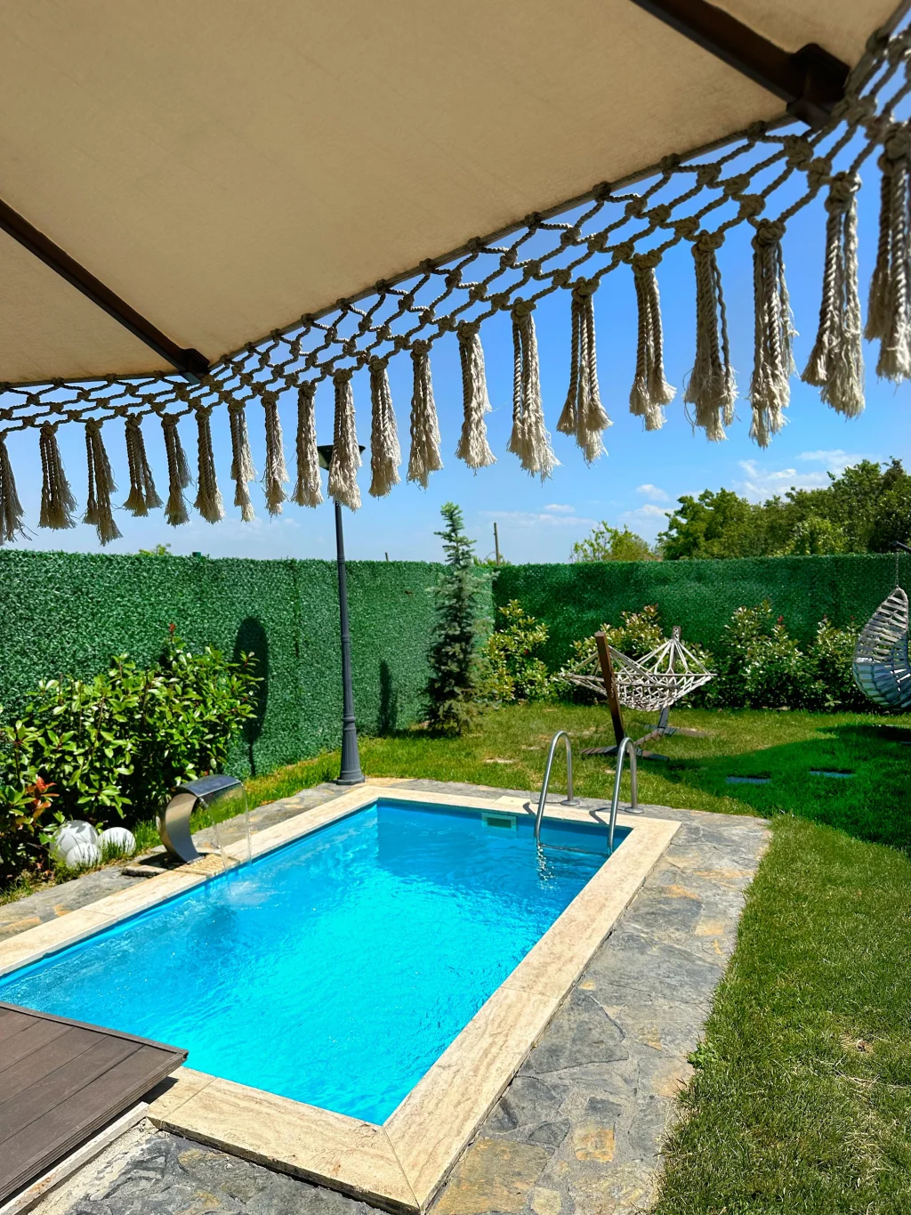 The Intense Sapanca Bungalov