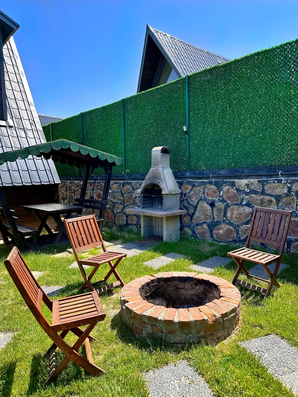 The Intense Sapanca Bungalov