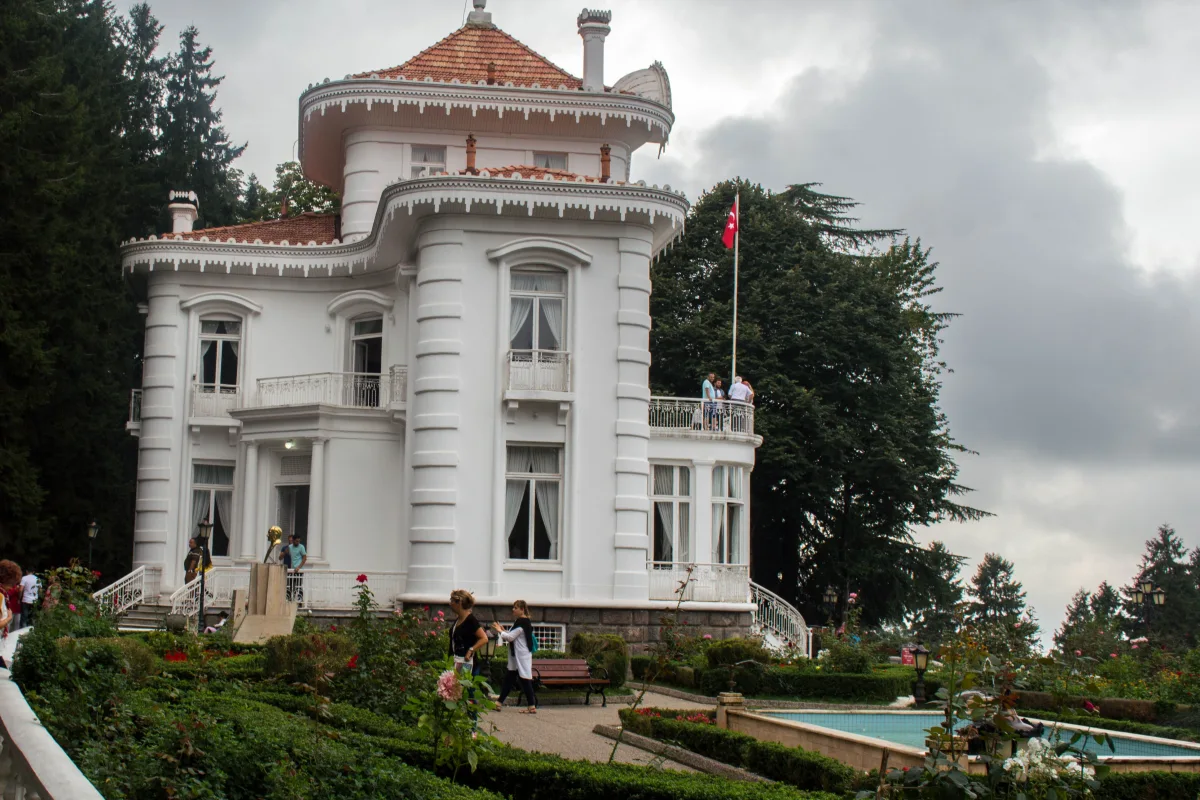 Uçaklı Batum Tiflis Ayder Turu( 1 Gece Batum 2 Gece Tiflis Konaklamalı) 2