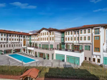 hilton-garden-inn-safranbolu-day-time-exterior-and-pool