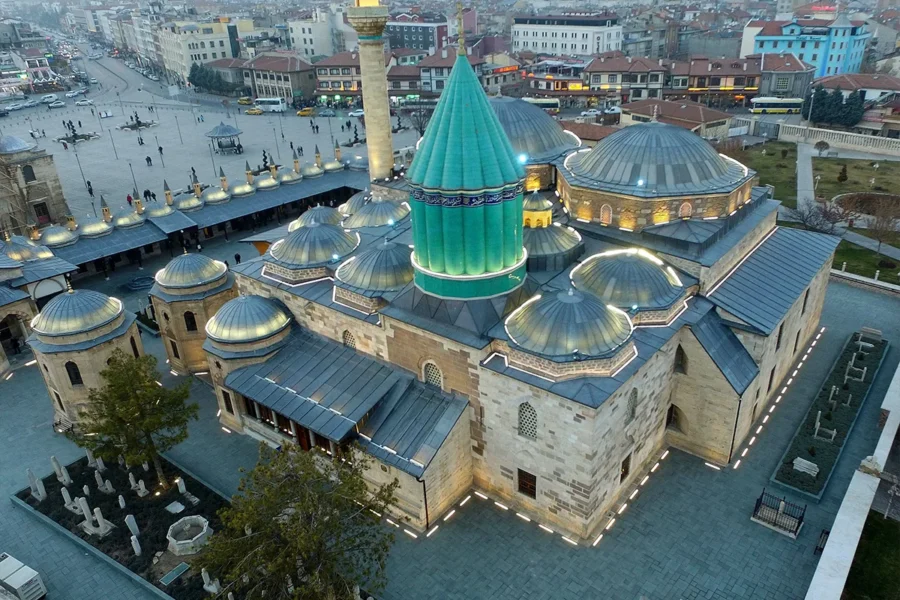 konya-sebi-arus-ve-kapadokya-turu-1-gece-2-gun-mevlana-turbesi