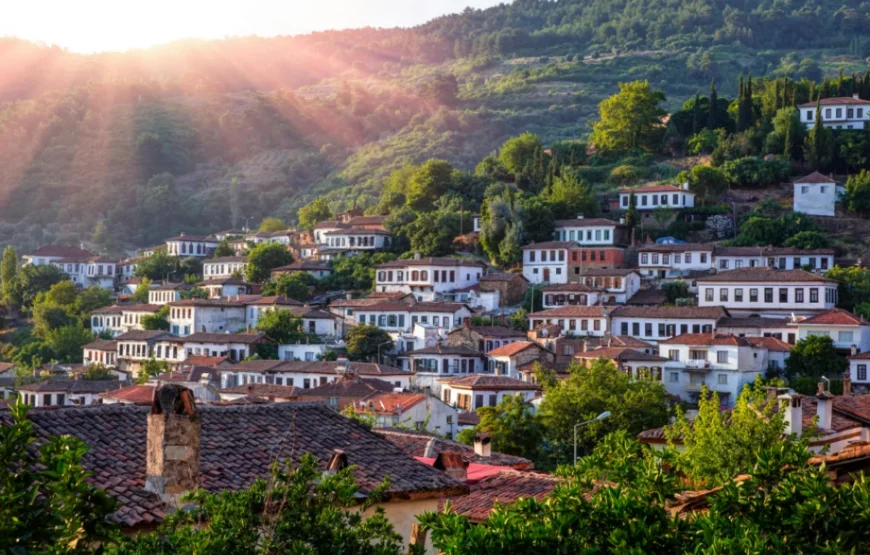 Kuşadası, Çeşme, Alaçatı ve Efes Turu – 2 Gece 3 Gün