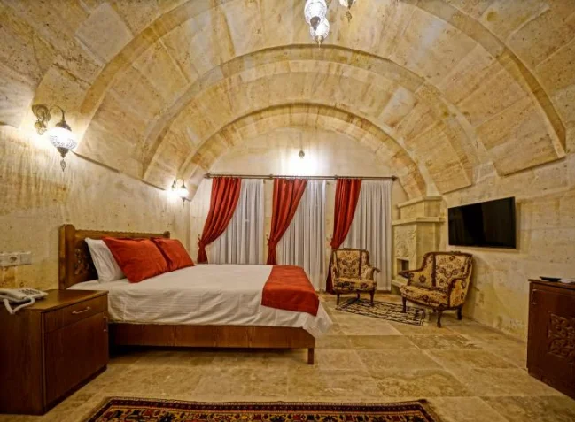 Traditional Stone Arch Suite