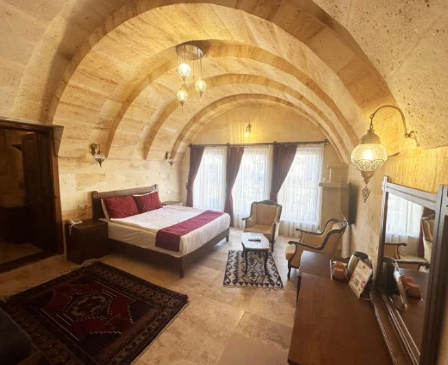 Traditional Stone Arch Suite