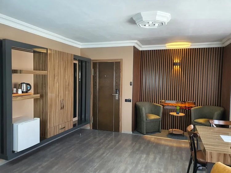 Family Pool Suite