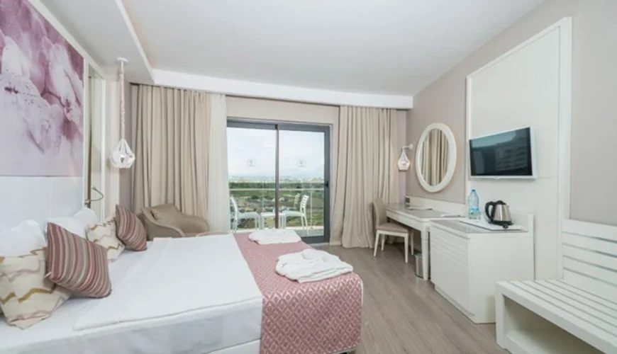 havuz-manzaralı-standart-oda (1)