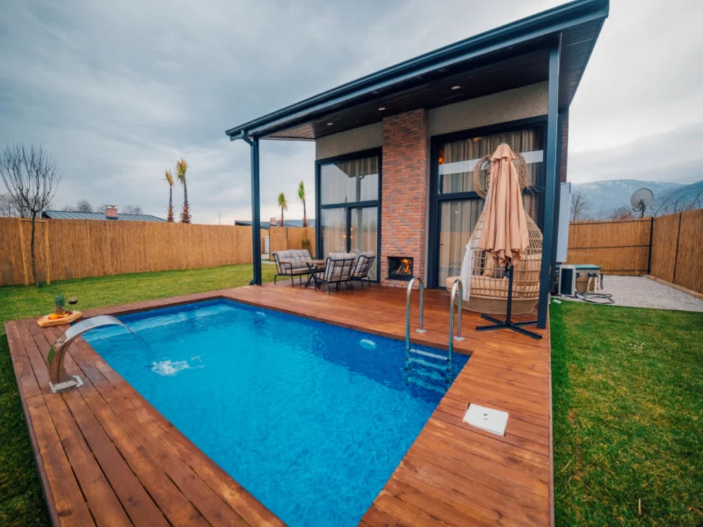 Vital Göl Deluxe Soğuk Havuzlu Bungalov