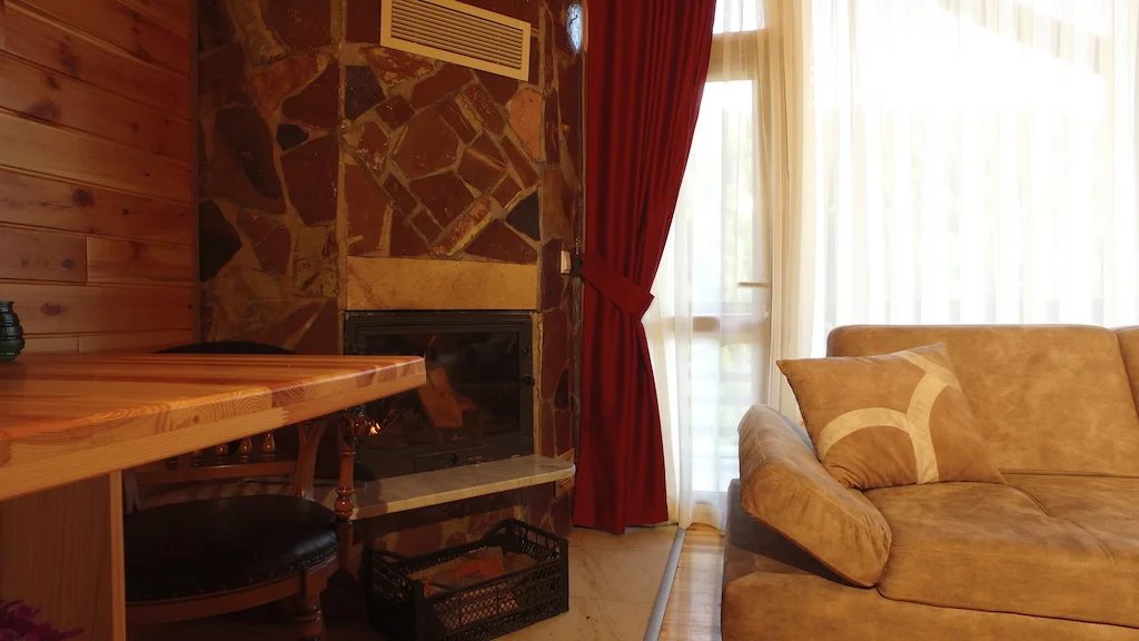 Kartal Yuvası Otel Şömineli Üst Kat Oda