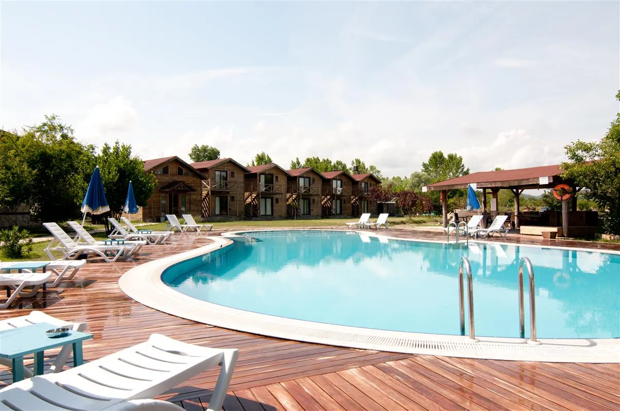 Gizemli Nehir Otel Ağva