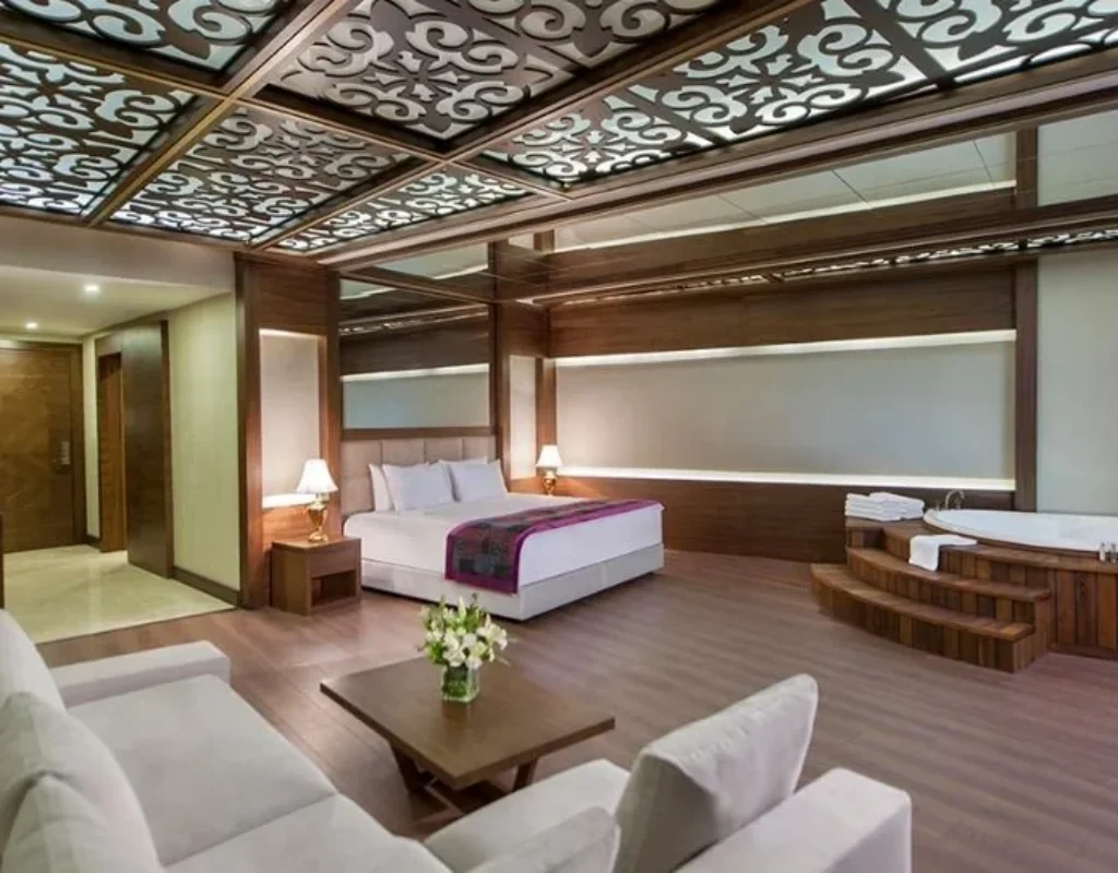 Honeymoon Suite Room