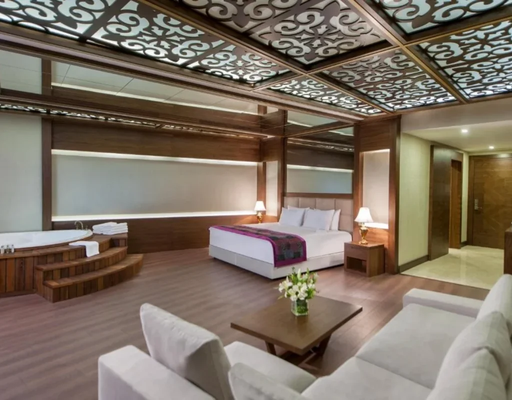 Honeymoon Suite Room