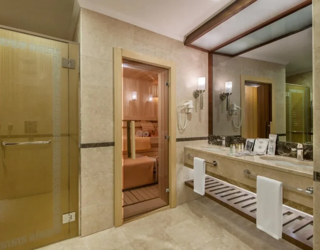 Honeymoon Suite Room
