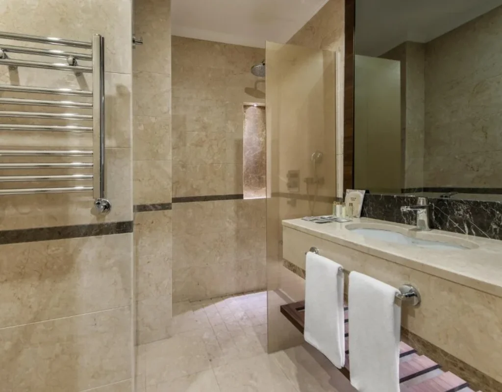 Corner Suite