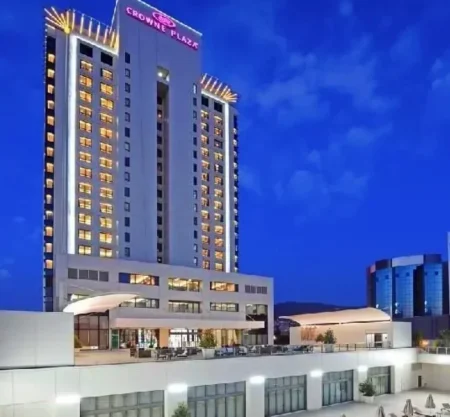 crowne-plaza-otel-1