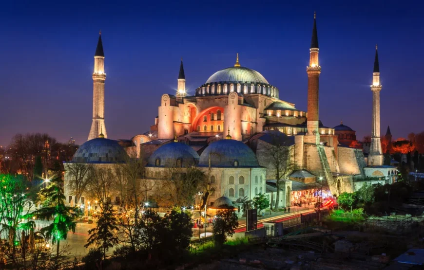 Sakarya Çıkışlı Günübirlik İstanbul Camiler Ve Türbeler Turu