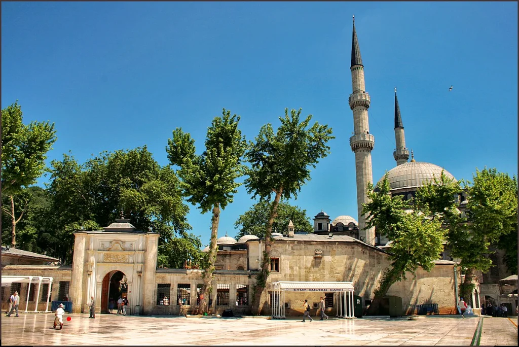 Sakarya Çıkışlı Günübirlik İstanbul Camiler Ve Türbeler Turu & Boğazda Teknede İftar Programı — fotoğraf 12