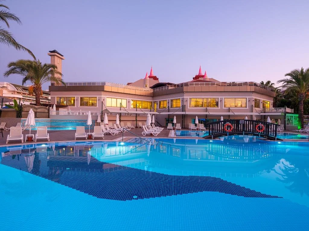 Aydınbey Famous Resort