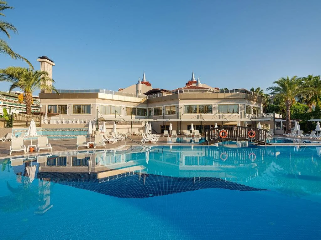 Aydınbey Famous Resort