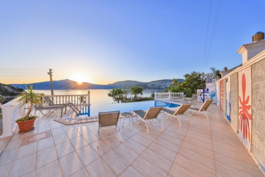 Kuluhana Hotel & Villa