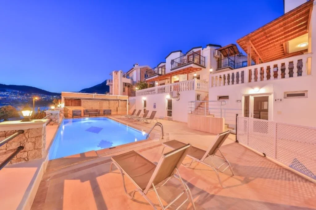Kuluhana Hotel & Villa