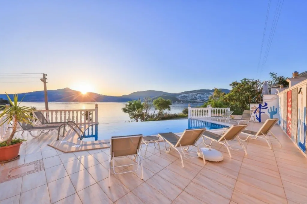 Kuluhana Hotel & Villa