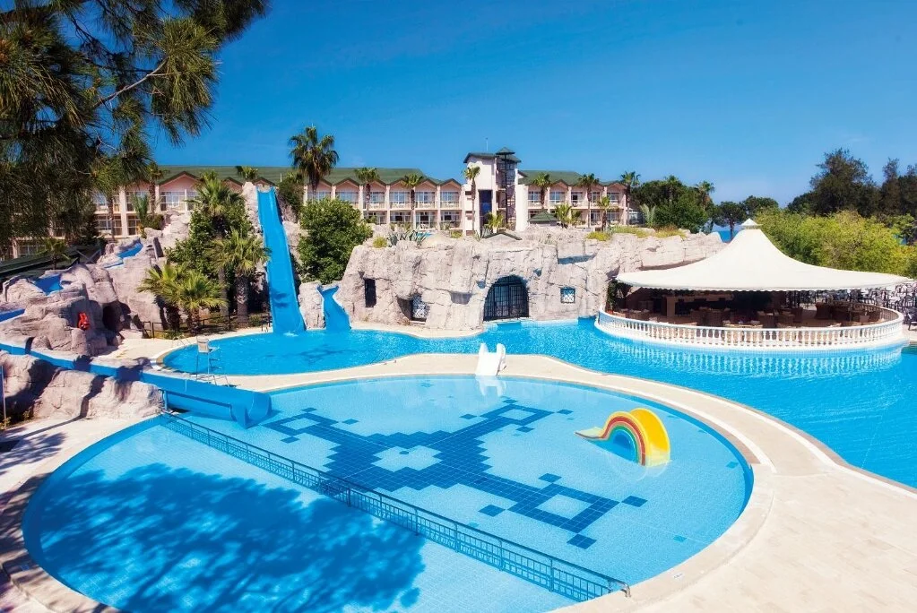 Dobedan World Palace
