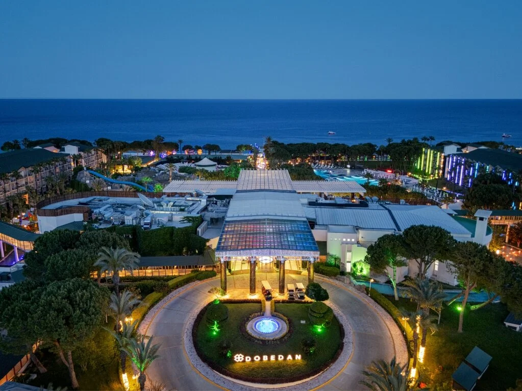 Dobedan World Palace