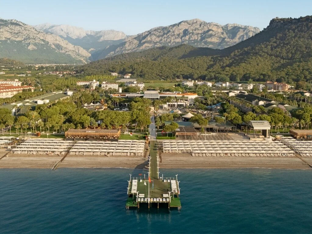 Dobedan World Palace