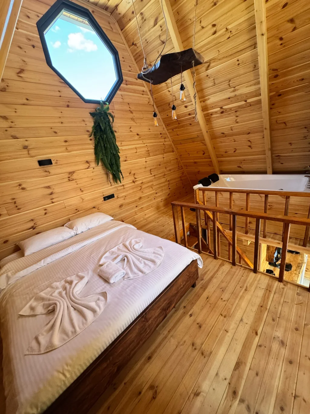 G Bungalov