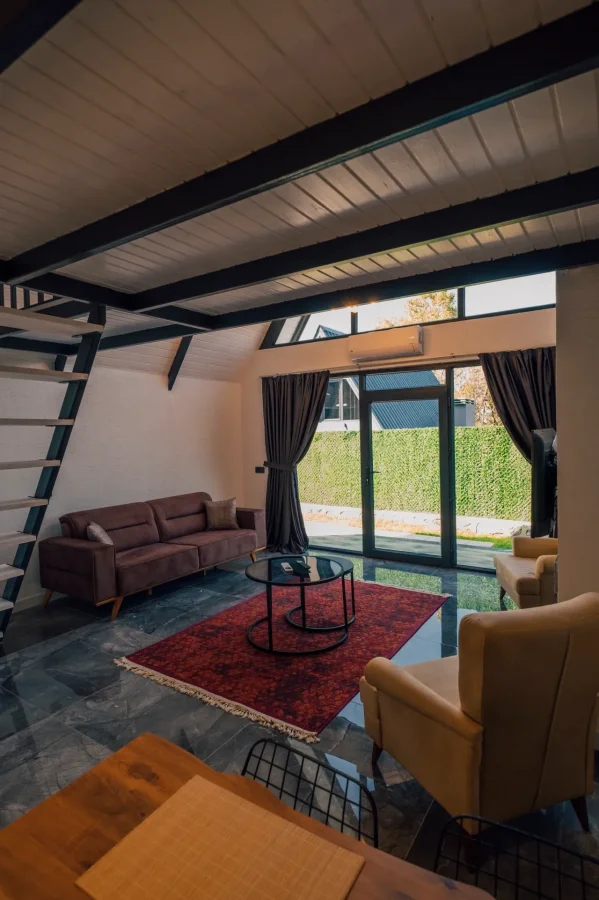 Kuku Bungalov