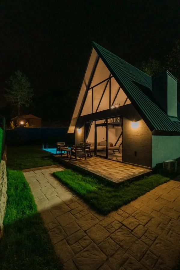 Kuku Bungalov