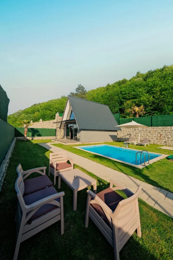 Kuku Bungalov