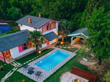 Sapanca Pink House