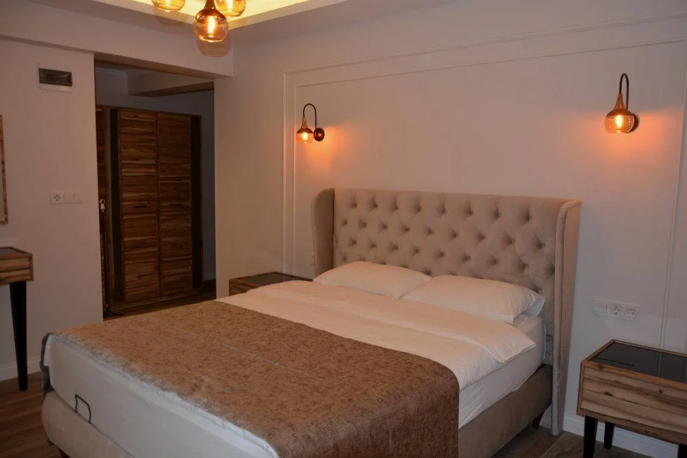 Antigonia Deluxe Oda