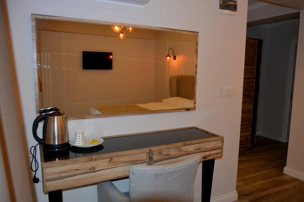 Antigonia Deluxe Oda