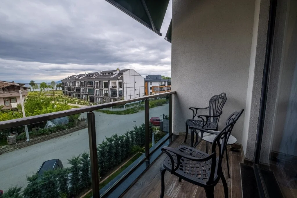 Göl Manzaralı Aile Odası