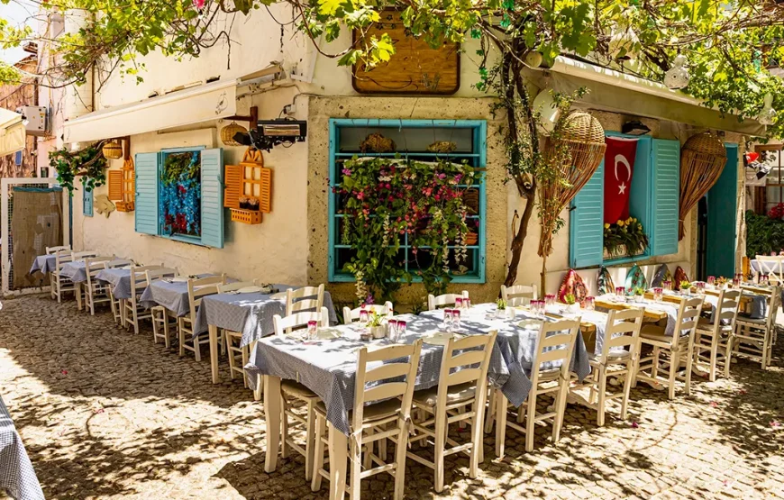 Alaçatı Ot Festivali ve Urla Enginar Çiçeği Festivali Turu – 4 Gün 2 Gece – Gİ