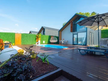 Junglow Bungalow