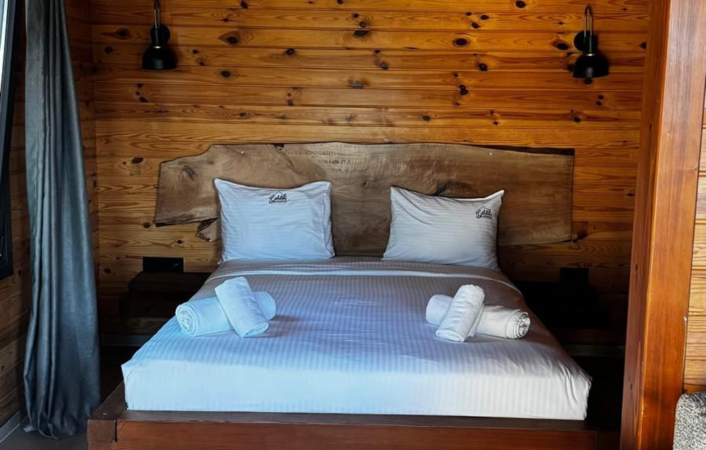 Deluxe Jakuzili Bungalov