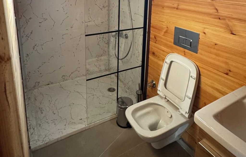 Deluxe Jakuzili Bungalov