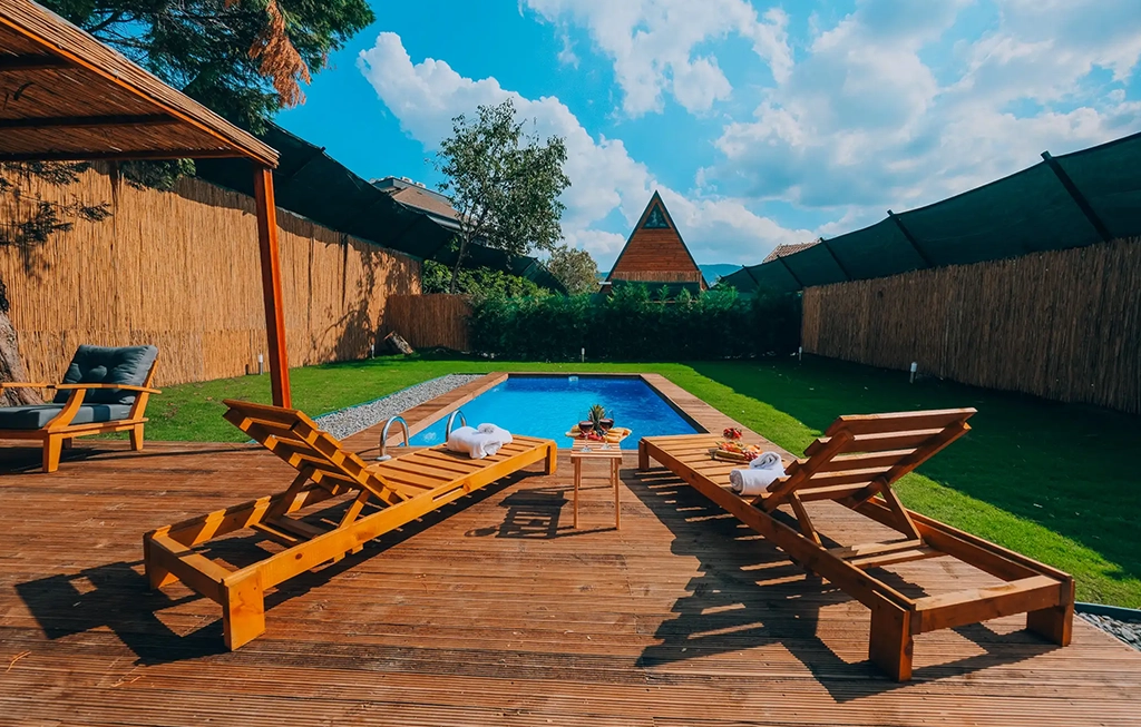 Maya Bungalov